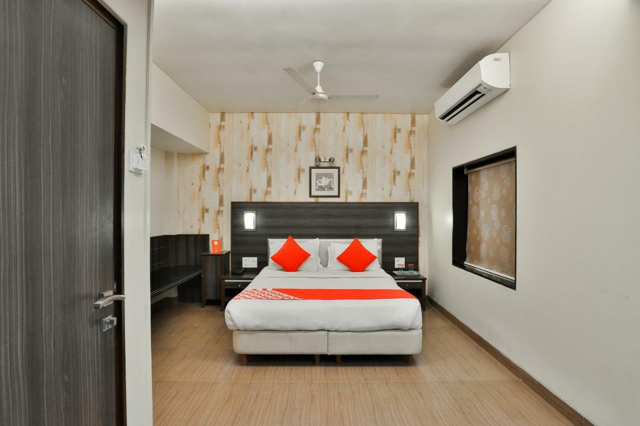 Oyo 17332 Hotel Nana'S Daman Exterior photo