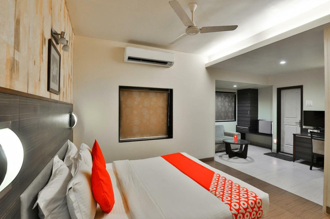 Oyo 17332 Hotel Nana'S Daman Exterior photo
